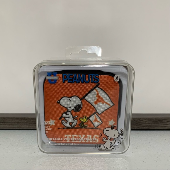 Peanuts Portable Bluetooth University of Texas at Austin Collegiate Speaker-New
